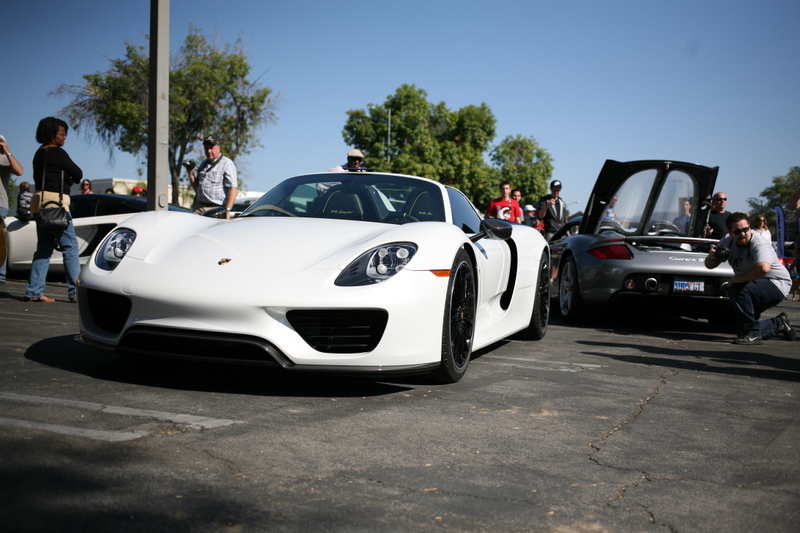 Illustration for article titled Supercar Sunday. Here are pictures.
